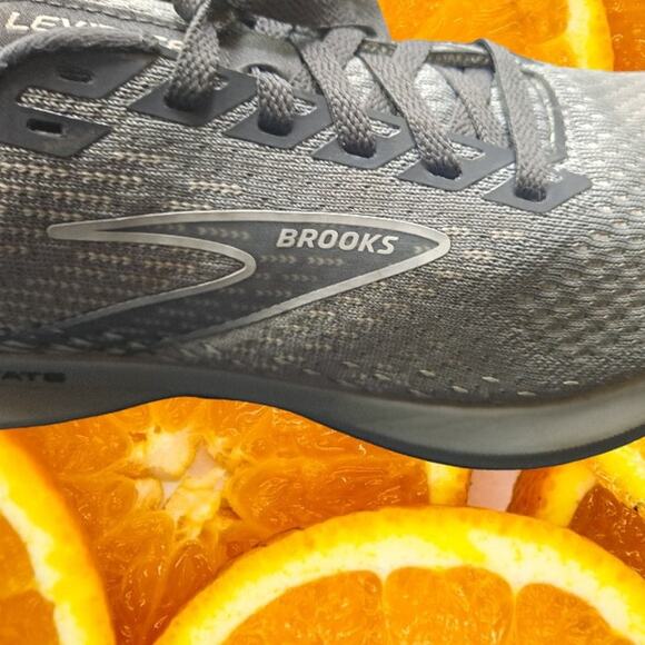 Brooks Levitate 5‎ Running Shoes Size 9 main image 10